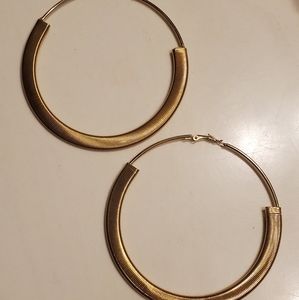 GOLD OVERSIZE HOOP EARRINGS